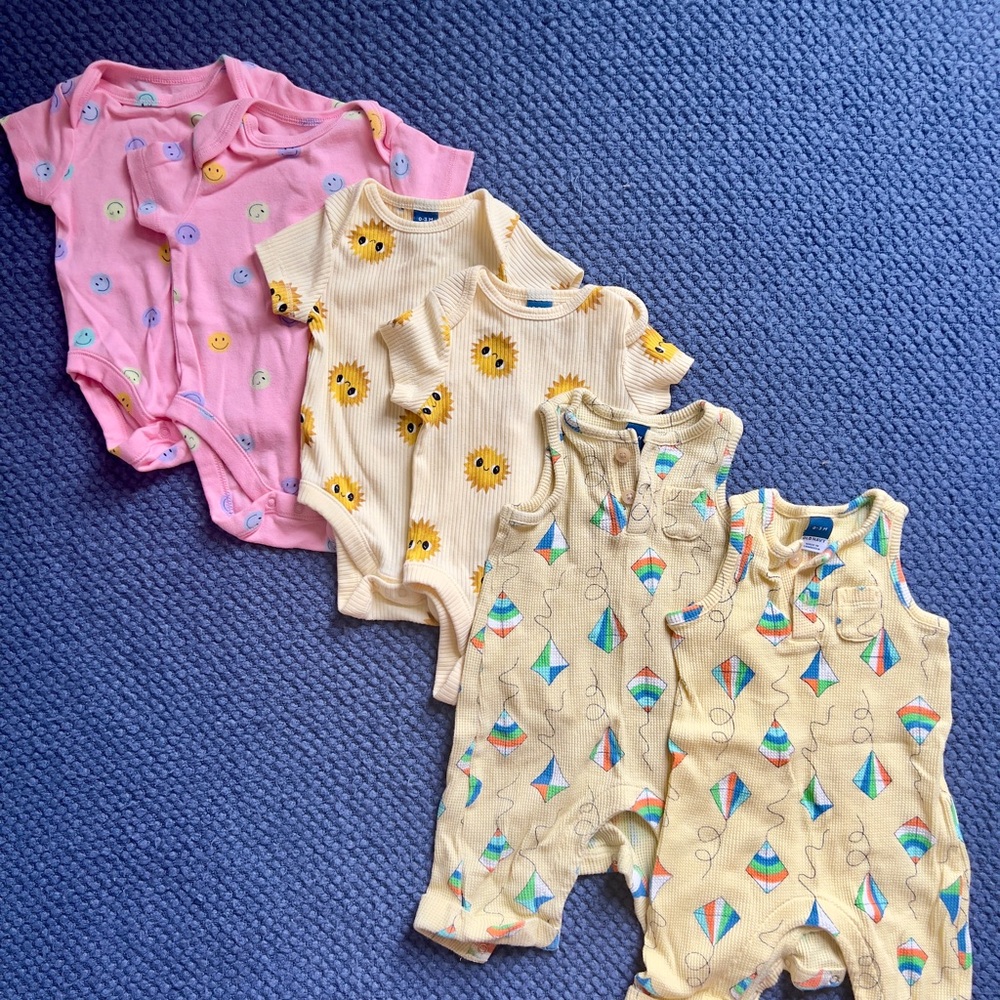Old Navy Baby Top Bundle Twins